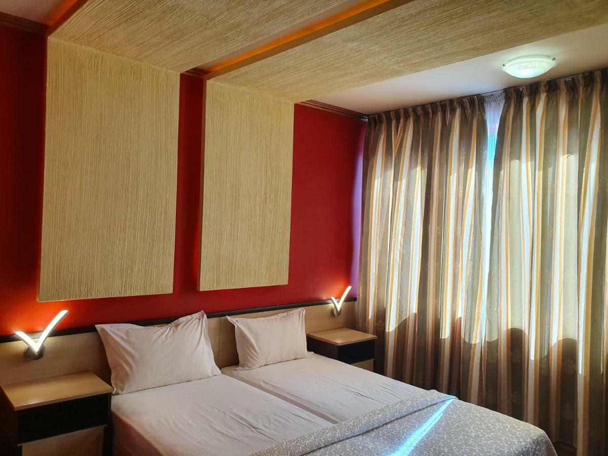 Hotel Gabi Plovdiv Buitenkant foto